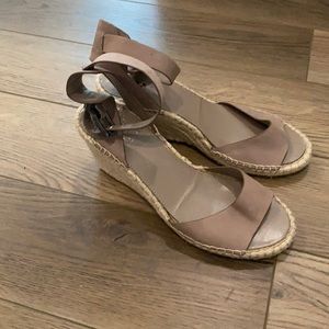 Vince Caumuto wedges -size 8.5